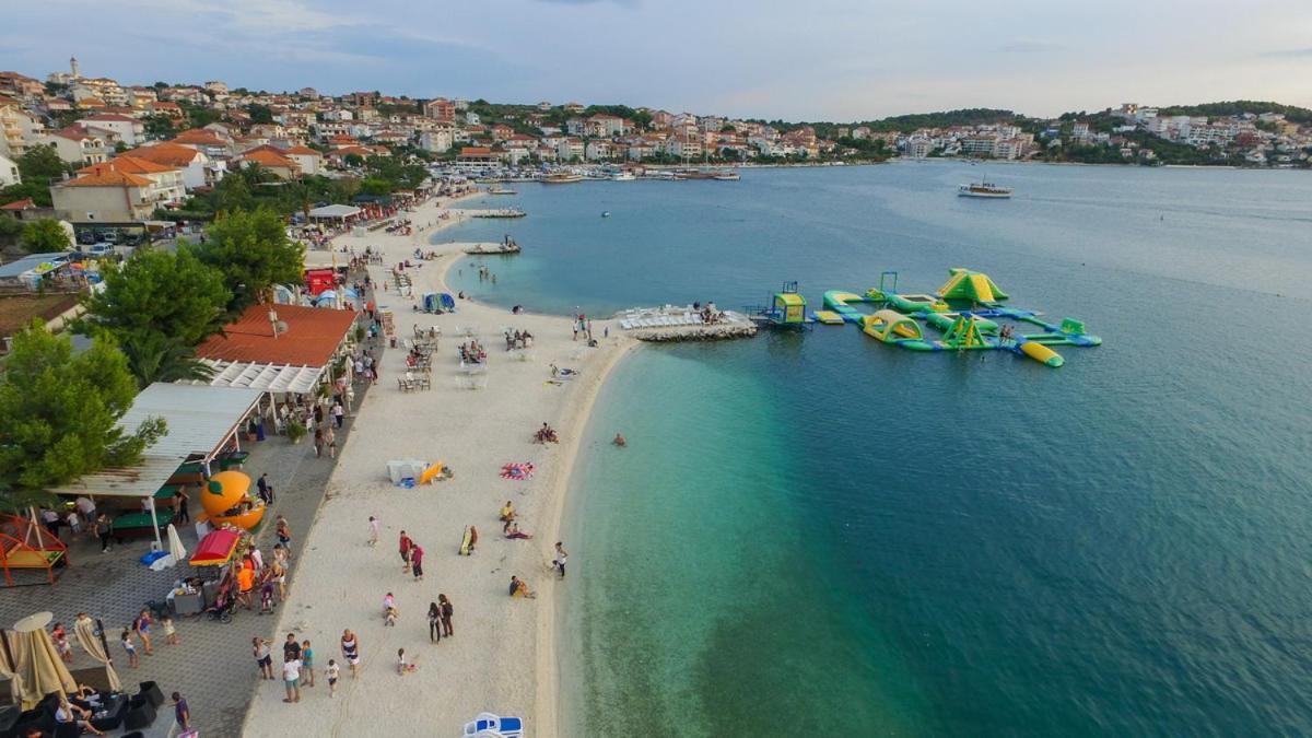 Apartmani Emil Trogir Exterior photo