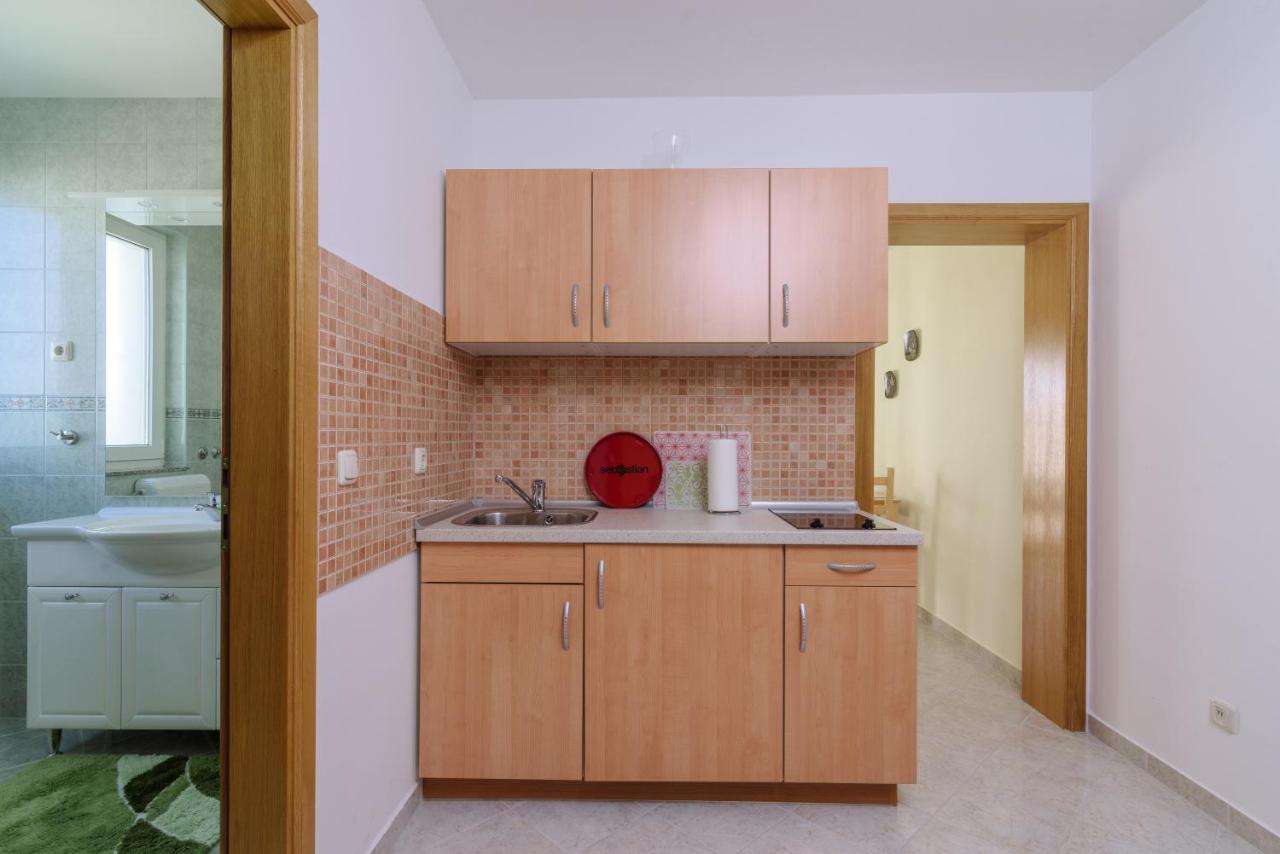 Apartmani Emil Trogir Exterior photo