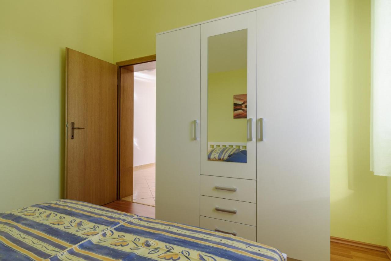 Apartmani Emil Trogir Exterior photo