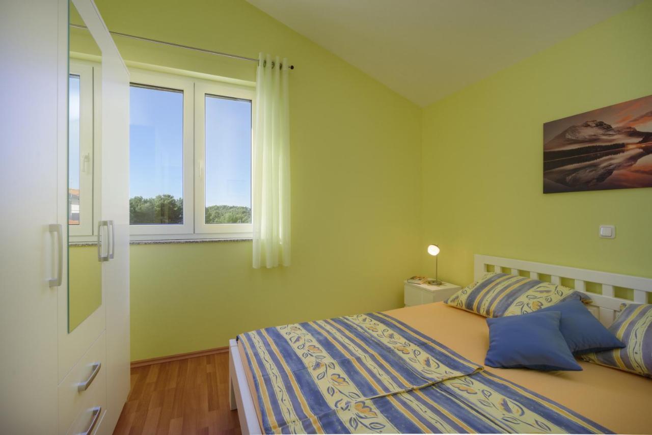 Apartmani Emil Trogir Exterior photo