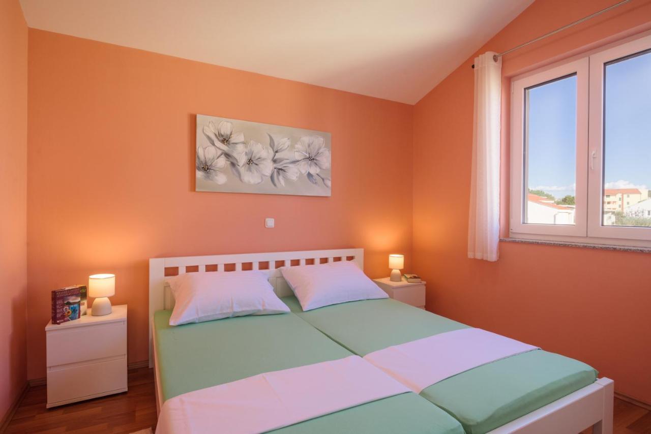 Apartmani Emil Trogir Exterior photo