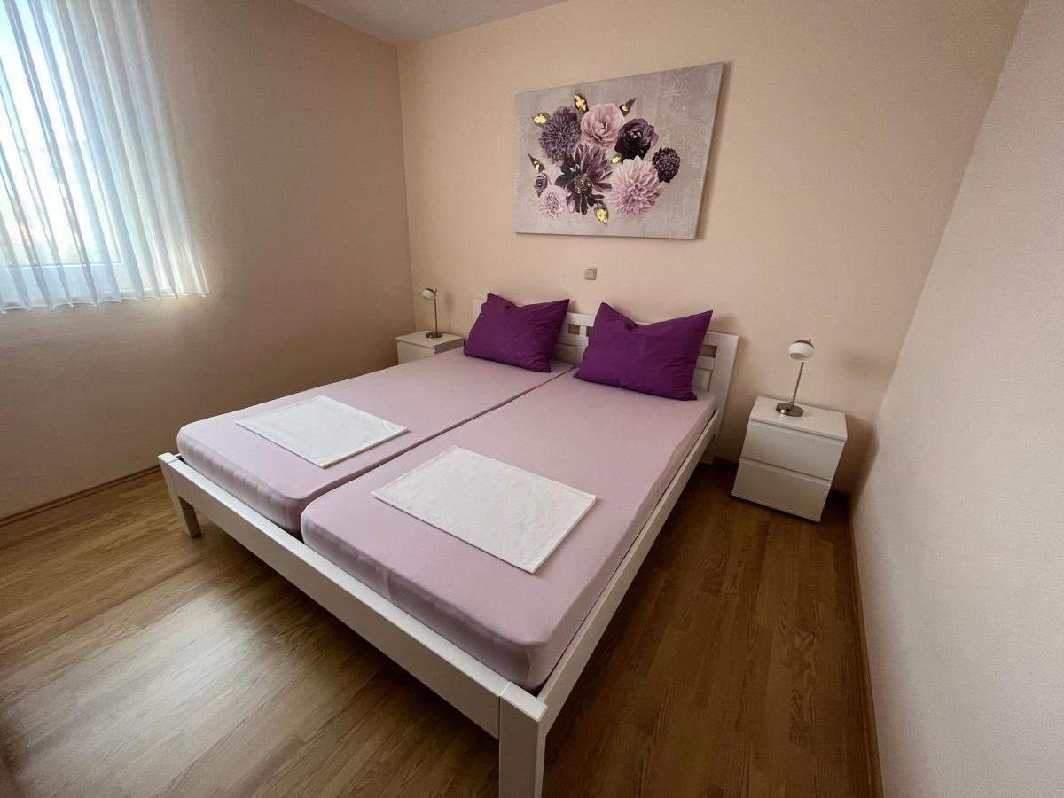 Apartmani Emil Trogir Exterior photo