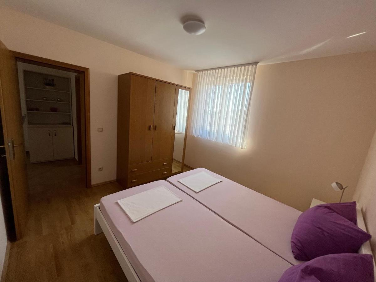 Apartmani Emil Trogir Exterior photo