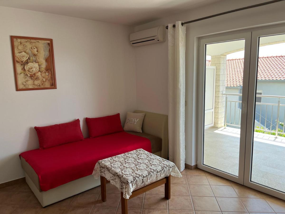 Apartmani Emil Trogir Exterior photo