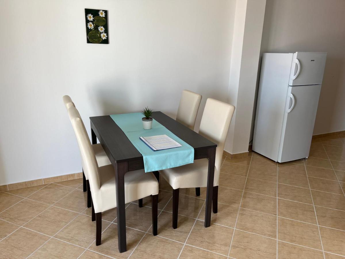 Apartmani Emil Trogir Exterior photo