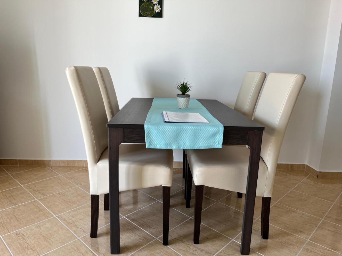 Apartmani Emil Trogir Exterior photo